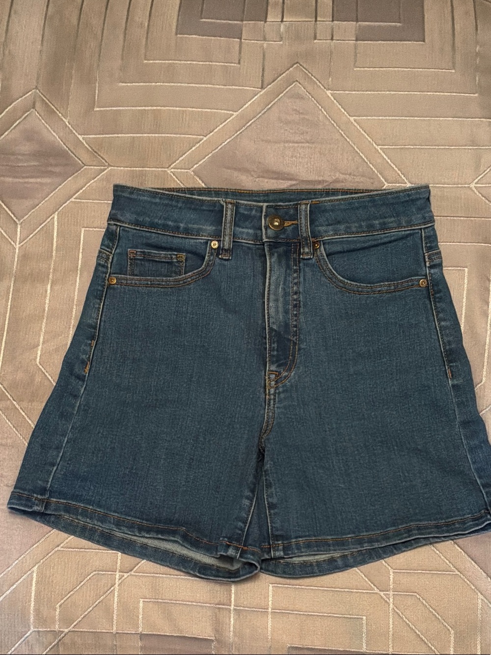 Parasuco Medium Blue Denim Jeans with Gold Stitching